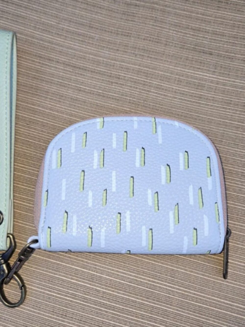 Thirty-One Half Moon Zip Around Wallet Wristlet Abstract Dash Print Mint Blue